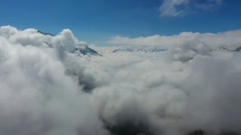Flying over the clouds - Aerial view Vidéo 73918532
