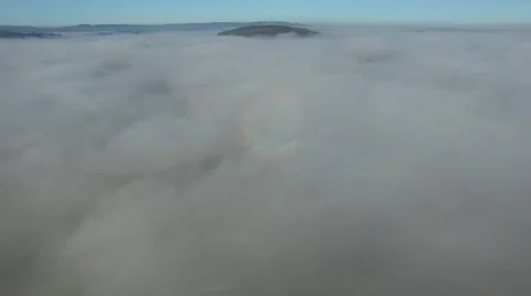 Flying over the clouds with the evening (alps) Vidéo 58216854