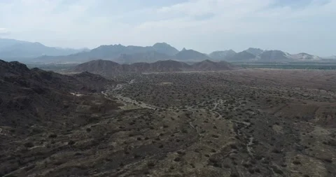 Flying over desolate mountains. Video stock 170533202