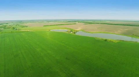 Flying over fields Video stock 38039131