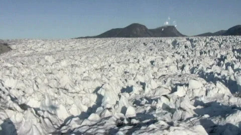 Flying over a glacier  Video stock 630002