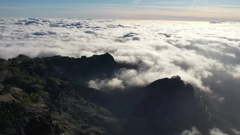 Flying over the horizon towards the clouds 2 Video stock 121531424