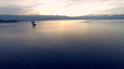 Flying over lake constance (bodensee) near lindau, bavaria, germany Vidéo 46968127