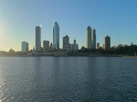 Flying over lake michigan into downtown milwaukee Stock Footage