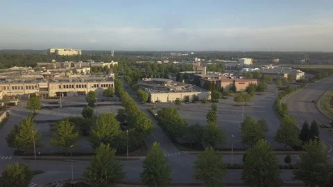 Flying over the mall Stockbeeldmateriaal 107503259
