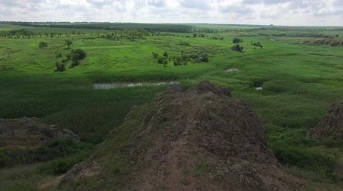 Flying over the prairie 스톡 동영상 64678127