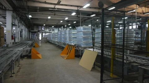 Flying over the production line in modern factory. Vídeo Stock 46812348