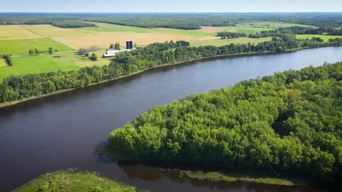 Flying over Rainy River that is the border of Canada and the US 库存影片 256044057