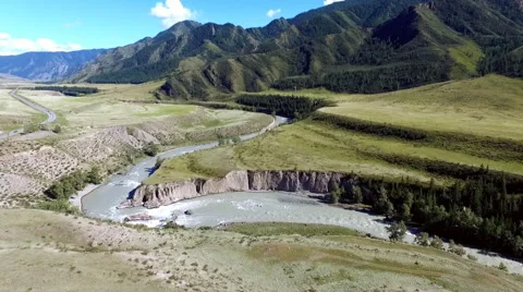 Flying over the rapids of a river in the Altai mountains Stock-Footage 67835069