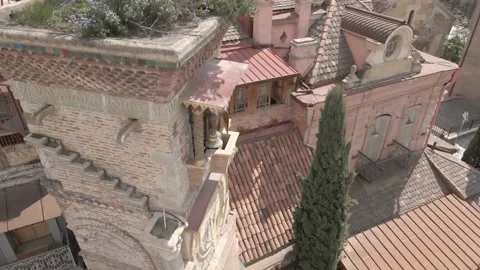 Flying over Rezo Gabriadze falling tower at Marionette Theatre. Tbilisi 库存影片 152234552