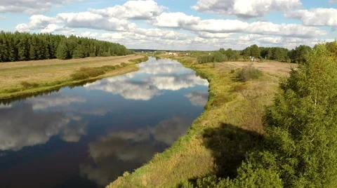 Flying over the river 動画素材 62274015