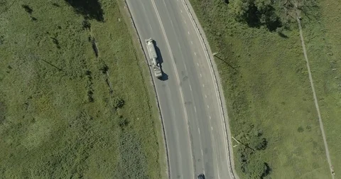 Flying over the road 動画素材 79096929