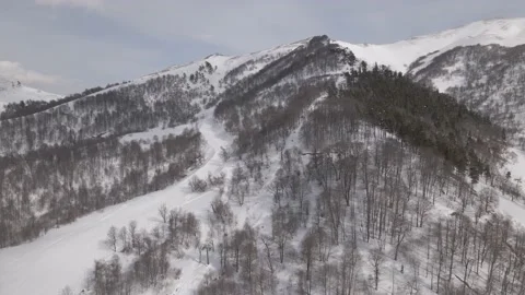 Flying over rope-way with gondolas at mountain resort Crystal Park in Bakuriani Video stock 150528986