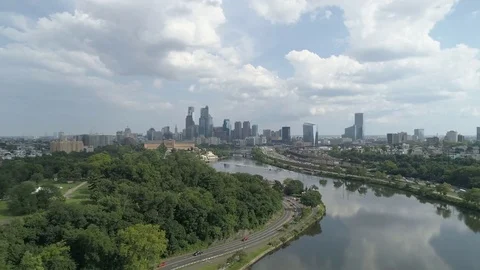 Flying over the schuylkill river and downtown philadelphia drone aerial Stock Footage 85270628