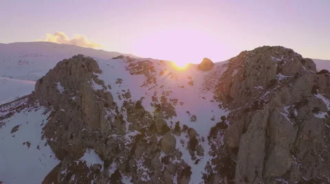 Flying Over the Snowy Mountain 库存影片 53190295