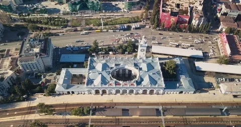 Flying over the train station Sochi. Vidéo 98371461