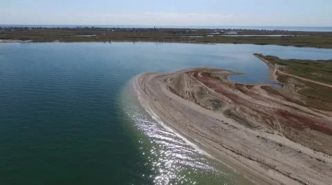 Flying over the turquoise sea Video stock 67753790