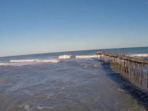 Flying over water Stock-Footage 83004591