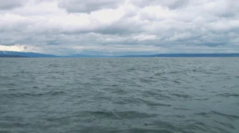 Flying over the Waves 스톡 동영상 8487915