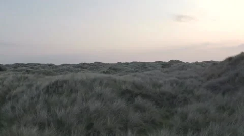 Flying Over Ynyslas Dunes 库存影片 65394319