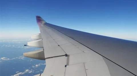 Flying a plane Видео 48039206