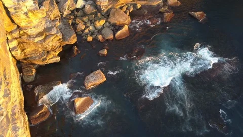 Flying on the rock cliff Video stock 94659916