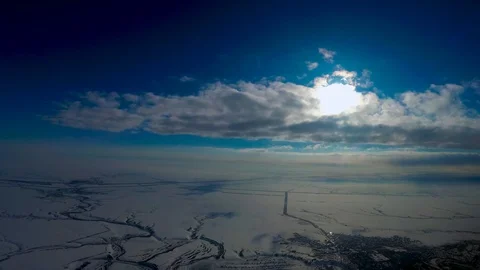 Flying in the sun through the clouds Video stock 107810652