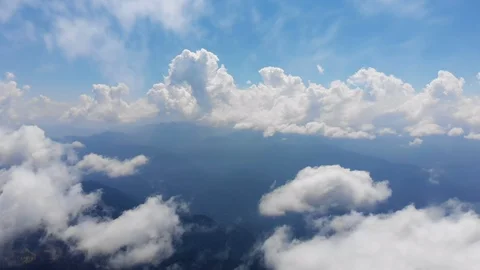 Flying through amazingly beautiful cloudscape. Stock-Footage 114417453