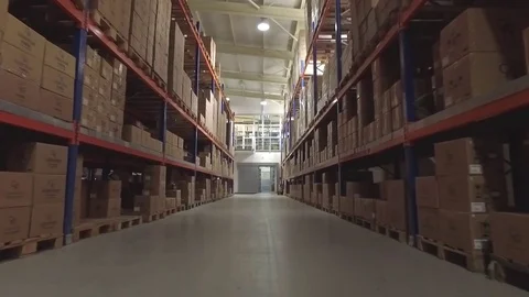 Flying through the big warehouse. Video stock 70517811