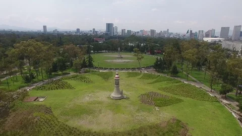 Flying through the chapultepec park in Mexico City Stockbeeldmateriaal 76380161
