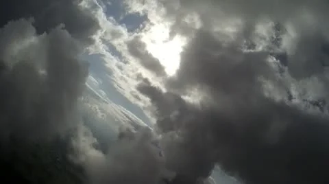 Flying through clouds 2.b Stockbeeldmateriaal 20534910