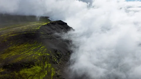 Flying Through Clouds Above Hills Cowered With Green Grass, Paradise Heaven Vidéo 261627297