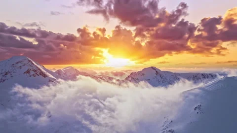 Flying Through Clouds Above Mountain Tops Paradise Heaven Eternity Creation Vidéo 144623659
