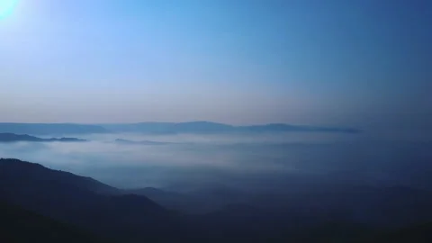 Flying Through Clouds Above Mountain Tops Paradise Heaven Eternity Creation Vidéo 188825894