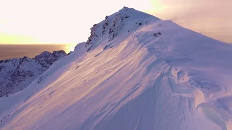 Flying Through Clouds Above Mountain Tops Paradise Heaven Eternity Creation Vidéo 268092020