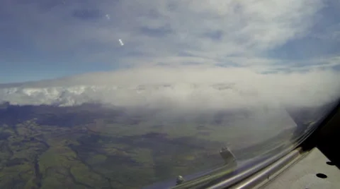 Flying through clouds 스톡 동영상 33719727