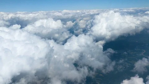 Flying Through the Clouds 動画素材 93191036