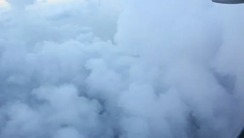 Flying through clouds1 Video stock 2658413