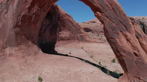 Flying through Corona Arch in Moab Utah Stock-Footage 140200385