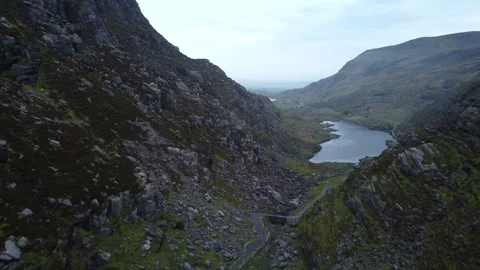 Flying Through Gap of Dunloe at Dawn 스톡 동영상 242896861