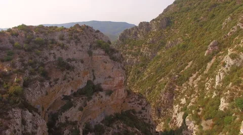 Flying Through a Gorge 4K 스톡 동영상 66908604