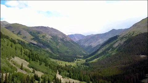 Flying through valley  스톡 동영상 87621818