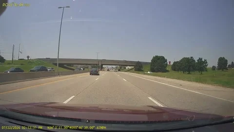 Flying Tire Bounces Across Interstate Traffic, Arrow, Oklahoma, USA - 22 Jul 202 Vidéo 341360151