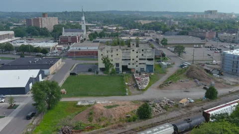 Flying Toward Abandoned Building with Trees Growing on Top Vídeo Stock 246943736
