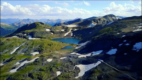 Flying toward mountain lake  스톡 동영상 87621548