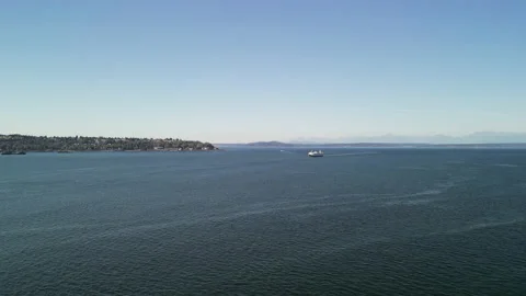 Flying Toward Seattle Ferry Boat Underway From a Long Distance Away 库存影片 224959043
