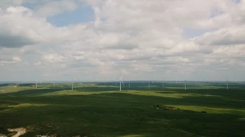 Flying toward windmills Vídeo Stock 87622044