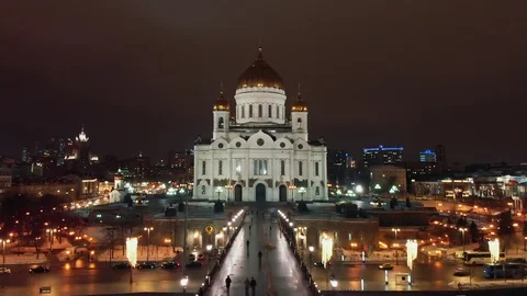 Flying towards the Cathedral of Christ the Savior in Moscow. Stock Footage 89885754