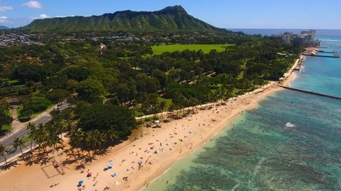 Flying towards Diamond Head over the Ocean in Hawaii Video stock 111969163