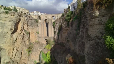 Flying towards the old bridge of EL Tajo de Ronda Video stock 168834799